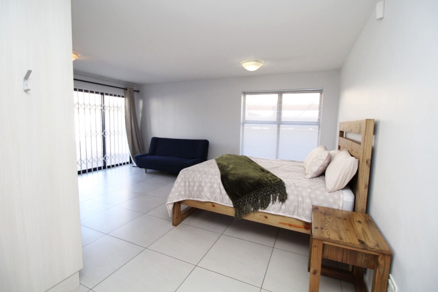 5 Bedroom Property for Sale in Calypso Beach Western Cape